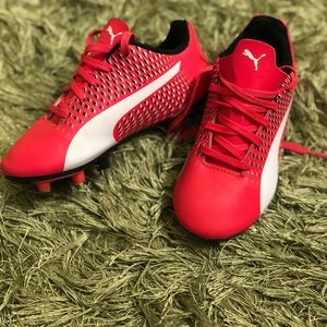 SOLD ⚽️ Pink Puma Cleats